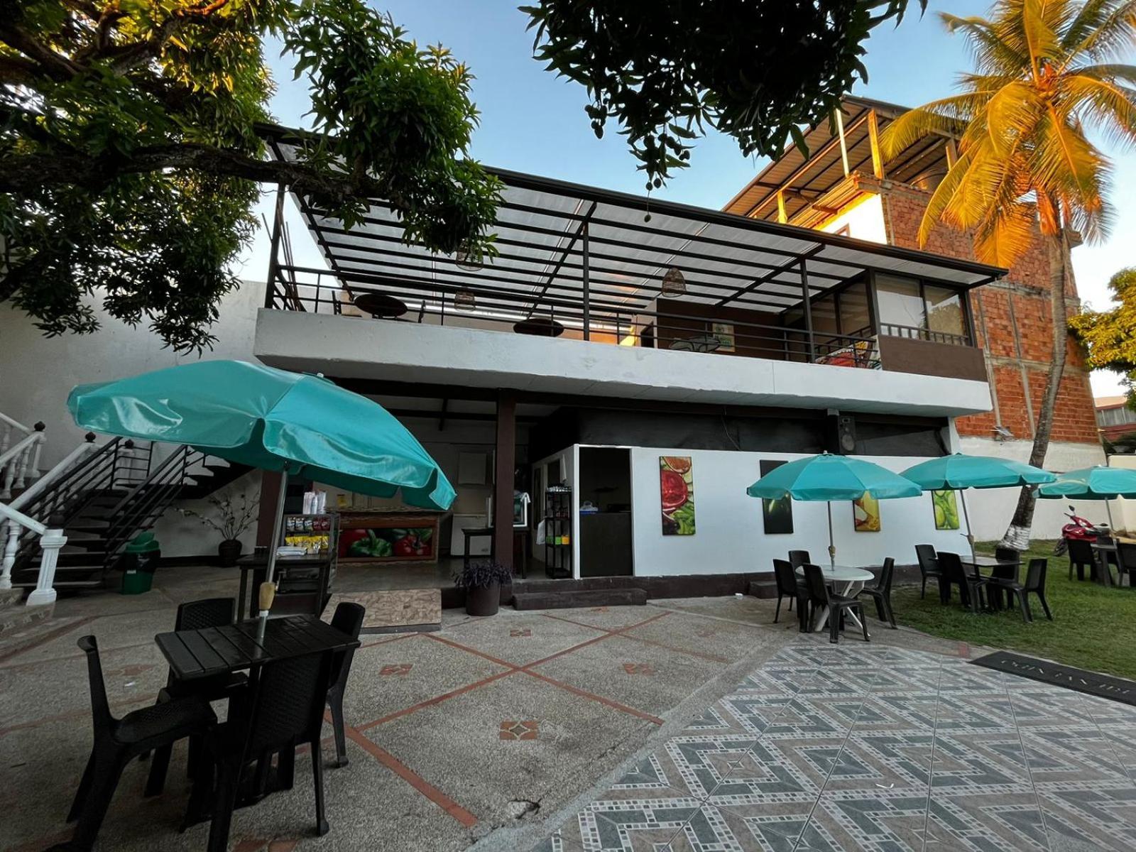 Hotel Restaurante Versalles Melgar Exterior photo